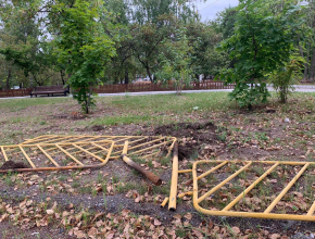 В Тольятти продолжается масштабный демонтаж устаревших пешеходных ограждений