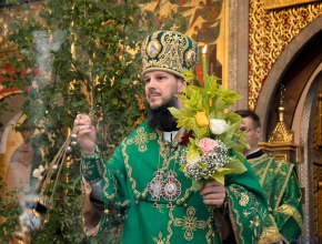 Епископ Тольяттинский и Жигулёвский Нестор совершил всенощное бдение в Преображенском кафедральном соборе Тольятти