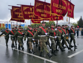 День Победы – главный праздник памяти! В Тольятти на площади Свободы состоялось торжественное шествие