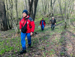 Потерялся в лесу. В Сергиевском районе спасатели пришли на помощь пожилому мужчине