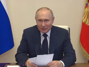Владимир Путин поручил рассмотреть вопрос о компенсациях пострадавшим от мошенников клиентам банков