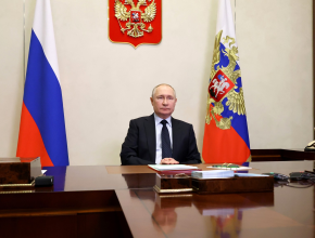 Владимир Путин поручил представить идеи по мотивации медработников первичного звена