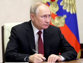 Владимир Путин подписал закон об увеличении МРОТ в следующем году