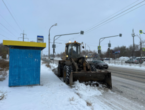 «Работали всю новогоднюю ночь». Илья Сухих проверил качество расчистки улиц Тольятти от снега