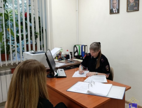 В Чапаевске женщина обворовала соседа, напоив его алкоголем
