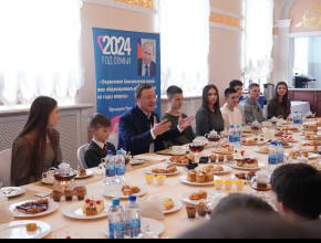 Дмитрий Азаров поздравил жителей Самарской области с Международным днем семьи