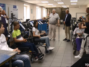 Чтобы жизнь стала проще. Трое тольяттинцев обрели новые инвалидные коляски
