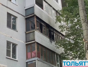 Предупредила соседей и... подожгла собственный балкон
