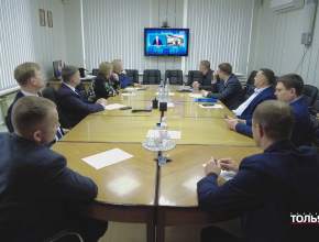 Смотрят управленцы и общественники. Просмотр «Итогов года» с Владимиром Путиным – в администрации Тольятти