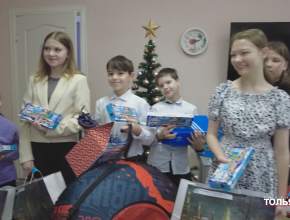 Подари праздник детям! Сотрудники тольяттинских предприятий навестили детей в центре «Созвездие»