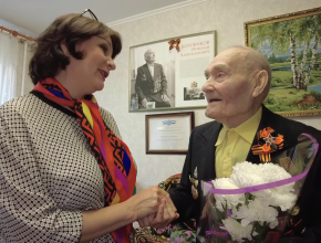 Спасибо вам за победу! Ветеран войны Николай Боровиков принял поздравления и подарки от компании «ЛАДА-МЕДИА»