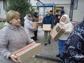 Тысячи тольяттинцев подключились к сбору гуманитарной помощи. Среди них – и вазовцы