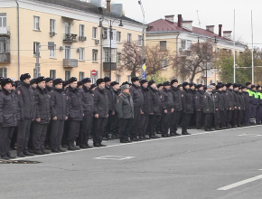 Они охраняют наш покой днем и ночью, без перерывов и праздников. В Тольятти прошёл строевой гарнизонный смотр городской полиции