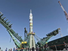 Самарская ракета-носитель готовится к старту с Байконура