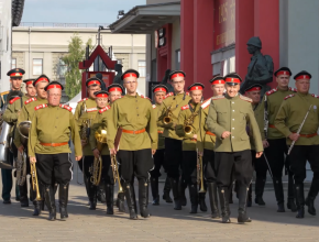 Военнослужащие ЦВО открыли пятый юбилейный сезон «Летние вечера духовой музыки» в Самаре