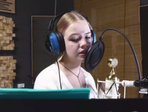 Дети медицинских работников спели для своих мам в честь Дня матери!