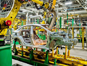 Свыше 345 млн рублей инвестировал АВТОВАЗ в модернизацию и развитие в августе