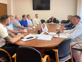 Николай Ренц провёл встречу с главными врачами городских больниц, поликлиник, станций скорой помощи